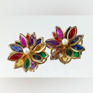 Vintage floral cluster glass/crystal  clip on earrings